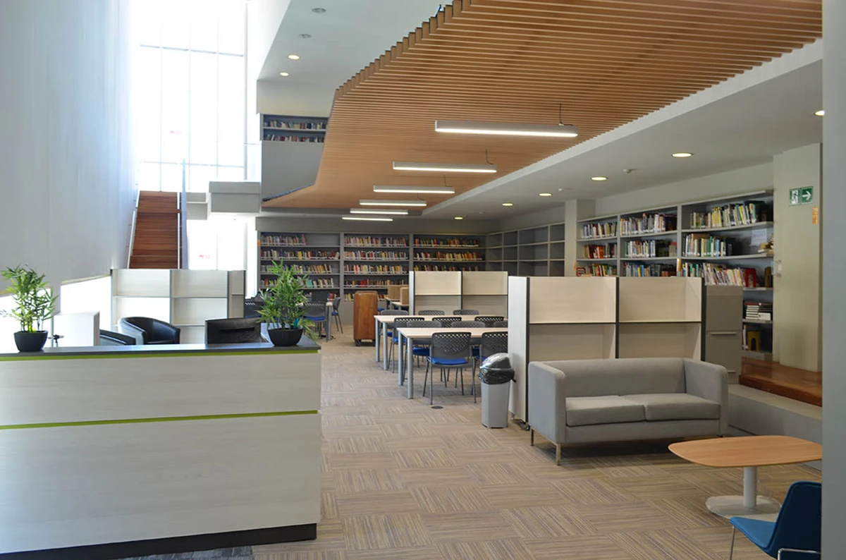 Biblioteca Colegio Santiago College - Imagen 5