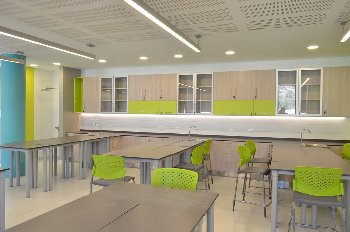 Laboratorios Colegio Santiago College - Imagen 4